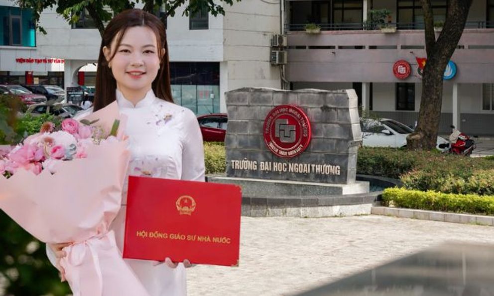 Nữ PGS trẻ nhất trường ĐH Ngoại thương năm 2025: Từ cựu sinh viên được giữ lại trường làm trợ giảng đến vị trí Phó trưởng khoa, đã được đào tạo thạc sĩ tại Anh   