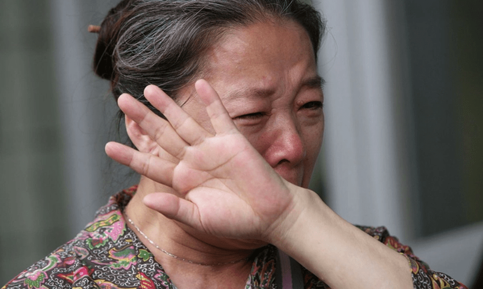 Cụ ông 90 tuổi qua đời, để lại toàn bộ tài sản cho con trai người giúp việc: Con gái 