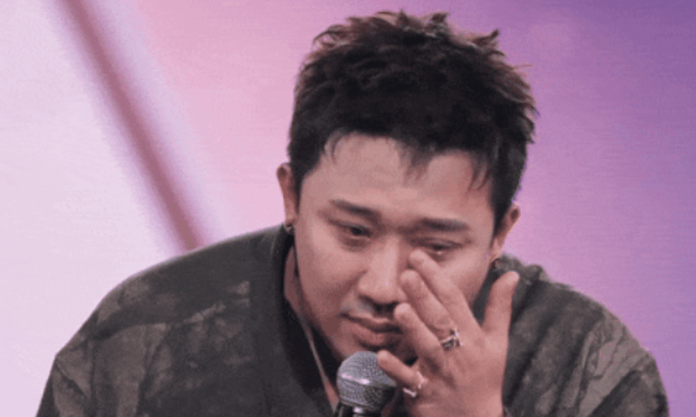 Trấn Thành cố nói trong nước mắt