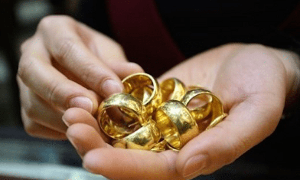 Người đàn ông vay bạn 40 cây vàng giá 1,2 tỷ đồng, 8 năm sau giá tăng gấp đôi lại muốn trả bằng tiền mặt: Tòa án đưa ra phán quyết được lòng cả 2 bên