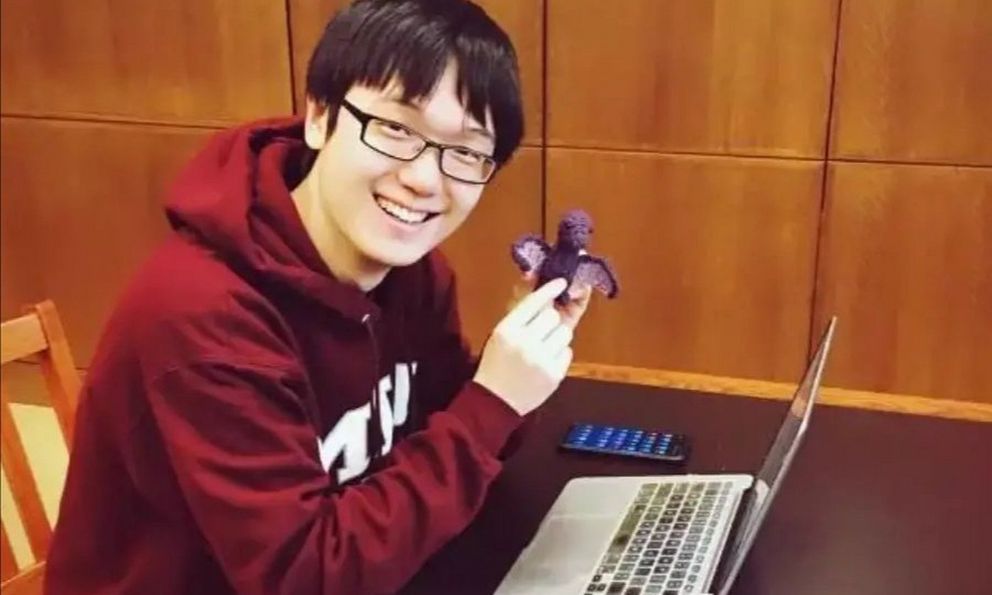 Không chọn cả Thanh Hoa, Bắc Đại để đi du học, nam sinh bị 11 trường đại học Mỹ từ chối: Gần 10 năm sau có cuộc đời khiến ai cũng ngỡ ngàng