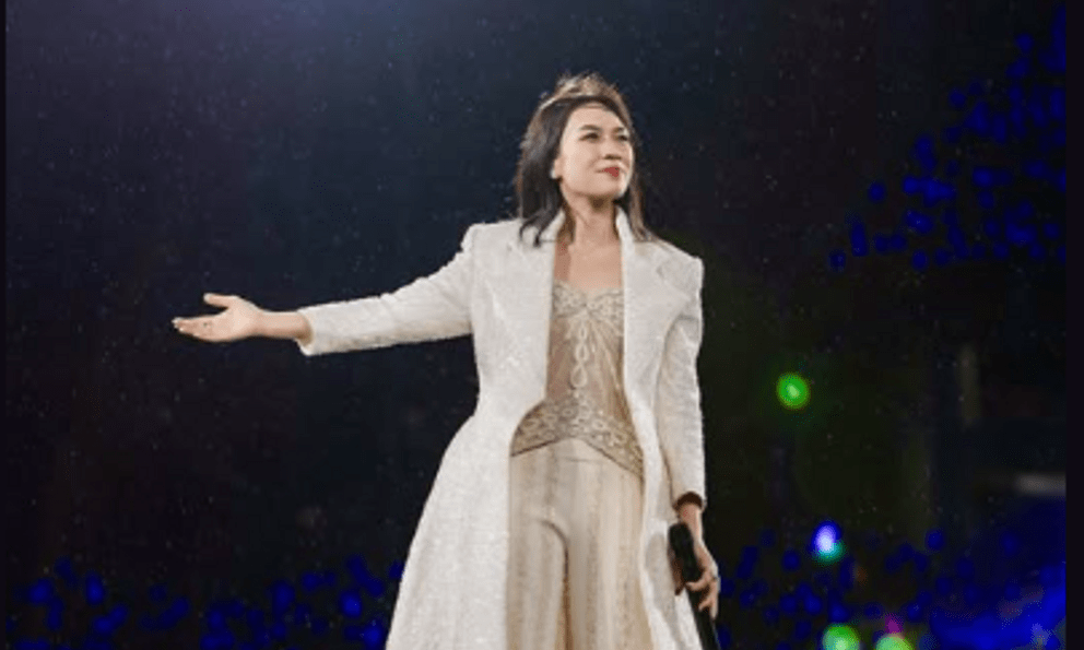 Mỹ Tâm xin lỗi ở SVĐ Mỹ Đình