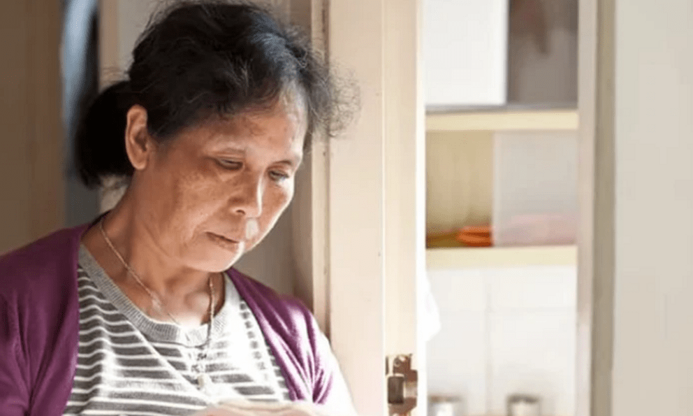 Nghỉ việc sau 15 năm làm giúp việc cho đại gia với mức lương 33 triệu đồng/tháng, tôi được chủ tặng 1 chiếc hộp sắt: Tưởng là tiền nhưng khi mở ra, tôi hoàn toàn sửng sốt