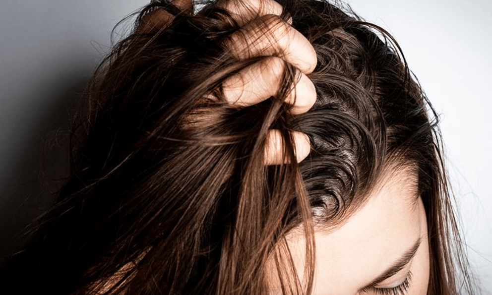 Tại sao mùa đông tóc lại càng nhanh bết? Có 6 thói quen mà lâu nay rất nhiều người đã làm sai 