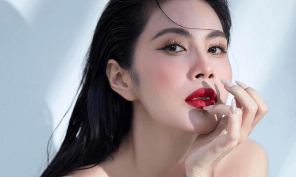 Thủy Tiên lên tiếng phản hồi tin đồn ly hôn Công Vinh