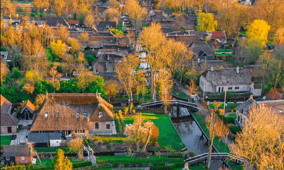 Ngôi làng cổ tích được mệnh danh là “Vience của phương Bắc”, gần 800 năm chưa từng có ô tô xuất hiện