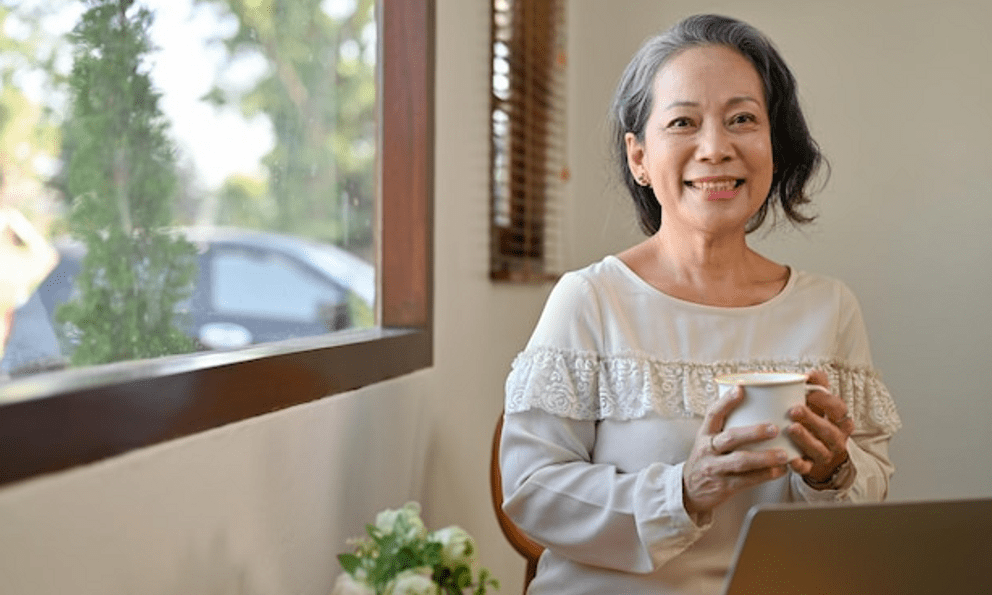 Khi ngoài 60 tuổi, gặp người càng quen càng nên giấu kỹ 6 điều này: lỡ miệng nói ra là hối hận