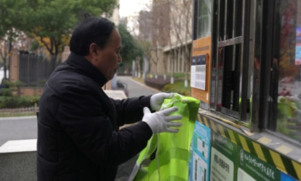 Phát hiện 1 Phó hiệu trưởng trung học cứ 7h sáng là “mất liên lạc”, nghe con ruột nói 1 câu mà tan nát cõi lòng