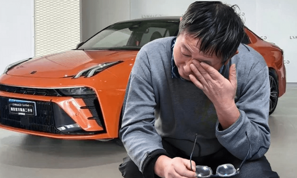 Tôi U45 làm trưởng phòng, có hơn 2 tỷ đồng tiết kiệm, 3 năm sau cả gia đình nợ nần chỉ vì đi sai 1 bước