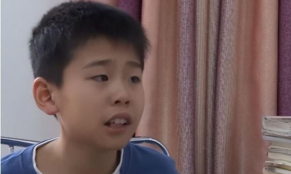 Cậu bé nhặt được bọc tiền 900 triệu đồng nhưng người mất khẳng định chỉ đánh rơi 75 triệu, cảnh sát triển khai biện pháp nghiệp vụ vào cuộc