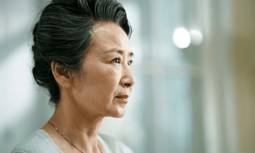 Phát hiện bọc tiền hơn 380 triệu đồng trong thùng rác của mẹ chồng, con dâu sững người khi cảnh sát báo tin