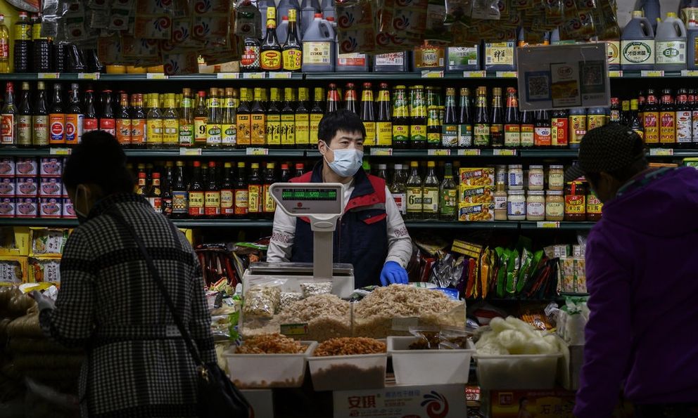 Phát hiện chủ tiệm tạp hoá chuyển khoản 354 lần cho khách hàng cũ tổng cộng 1 tỷ đồng, sau 10 năm mới báo công an