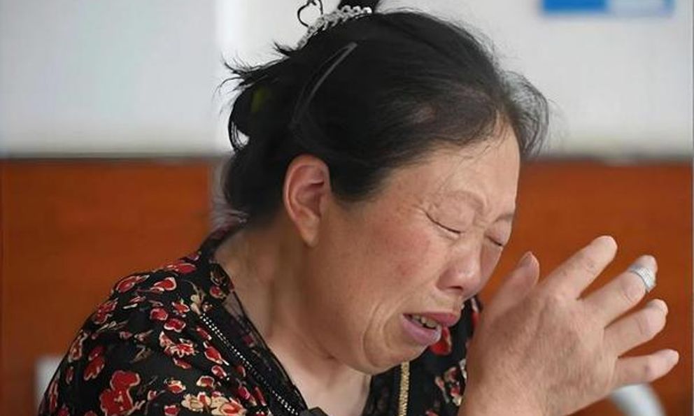 Người phụ nữ gửi tiết kiệm 22 triệu đồng, 28 năm sau đến rút cả gốc lẫn lãi thì được ngân hàng thông báo: “Không tìm thấy hồ sơ, chờ xác minh thêm”