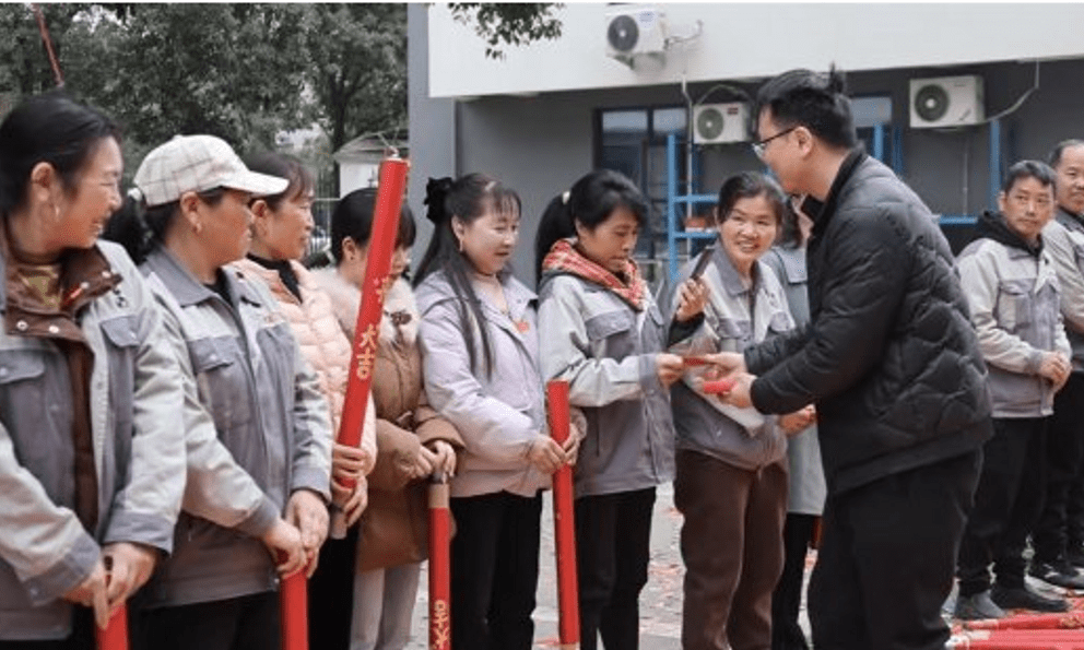 1 công ty duyệt nghỉ Tết 35 ngày, thưởng 18 triệu đồng/người: 