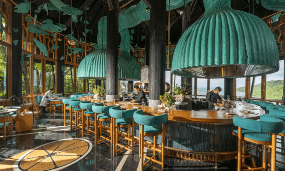 Du xuân dịp Tết Nguyên Đán, khách lưu trú tại các khách sạn, khu nghỉ dưỡng cao cấp này sẽ nhận tin vui bất ngờ