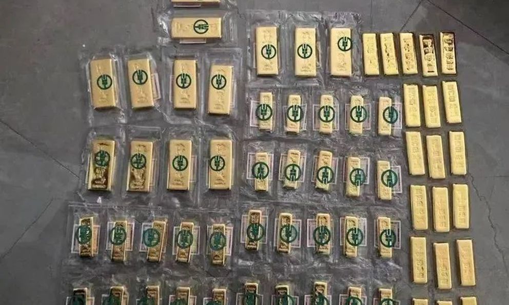 Phát hiện 38kg vàng trị giá hơn 56 tỷ đồng nằm rải rác trong căn hộ chuyên bán hàng livestream