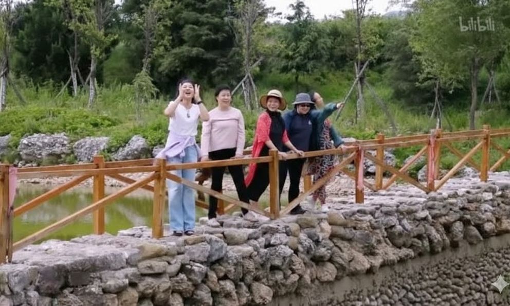 5 cô gái độc thân góp 21 tỷ đồng mua biệt thự 500m2 dưỡng già: Cuộc sống như tiên!