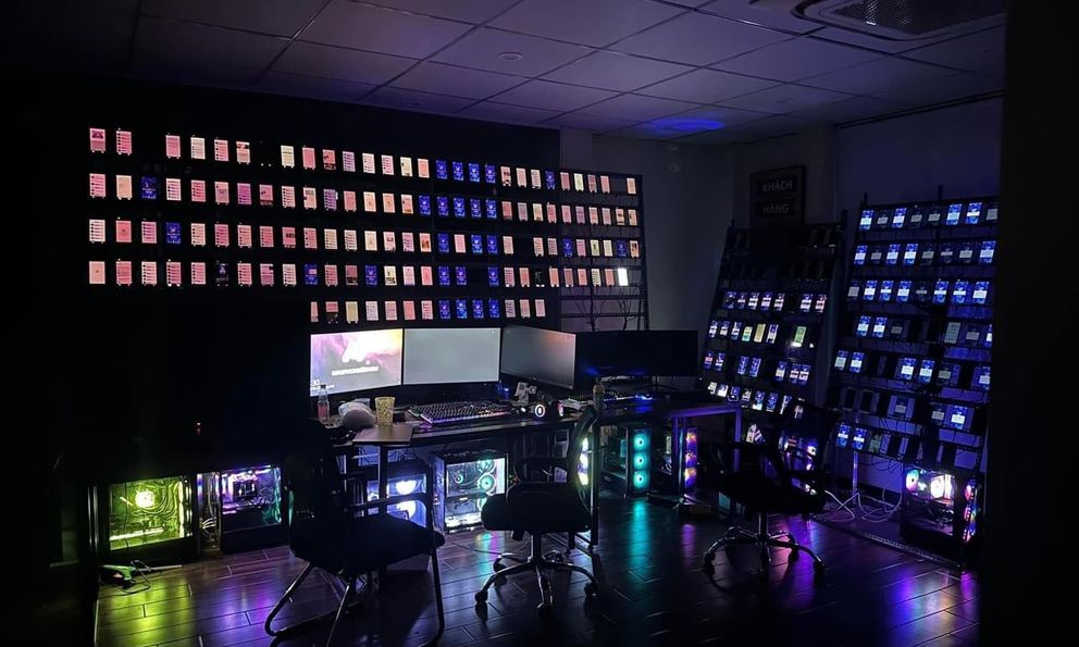 Phát hiện 4.600 chiếc điện thoại hoạt động 24/24, cảnh sát dùng các biện pháp nghiệp vụ vào cuộc: 10 người bị truy tố, vạch trần bí mật động trời sau số tiền hơn 11 tỷ đồng