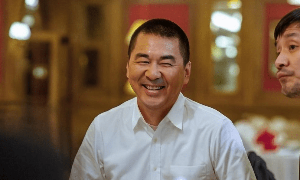 40 tuổi có khoản tiết kiệm đáng kể, 4 bước đi sai lầm khiến quay về số 0, rơi vào cảnh nợ nần, sống chật vật