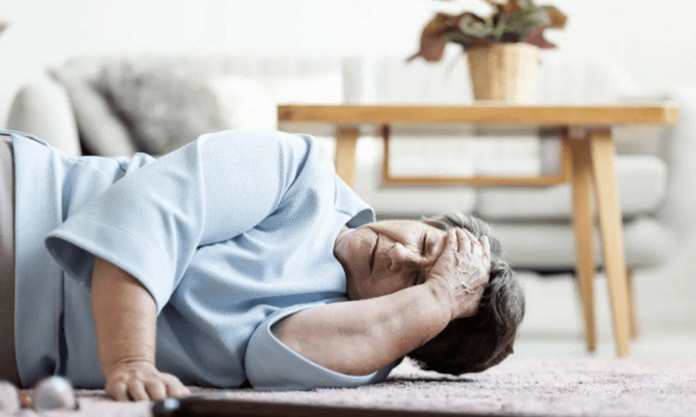 Vợ chồng U65 có lương hưu không nhỏ vẫn làm việc quần quật để tiết kiệm, dưỡng già, đến lúc ngã bệnh mới bật khóc: Tôi hối hận rồi!