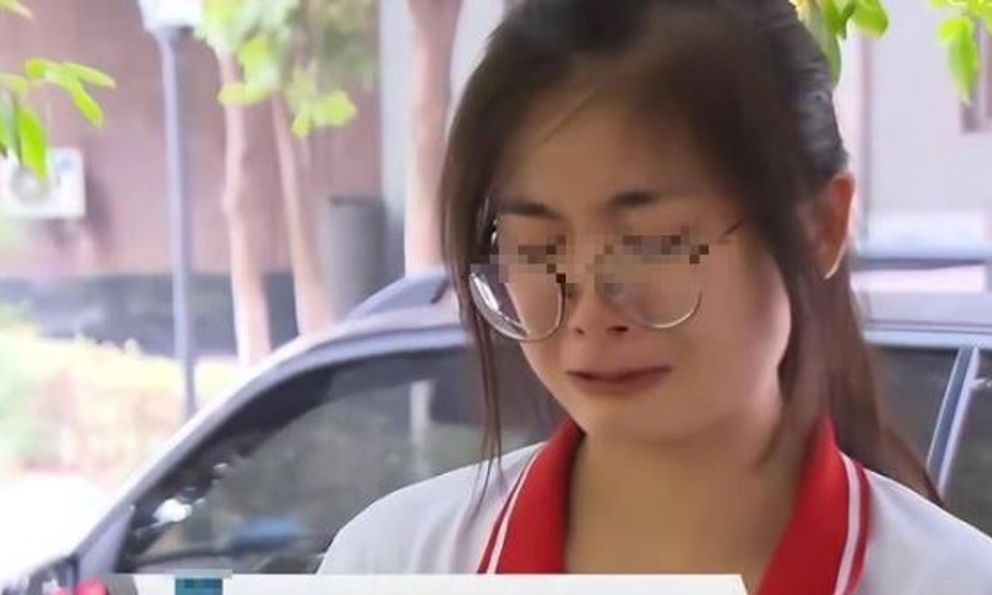 Nữ sinh Trung Quốc là thủ khoa toàn quận vẫn trượt nguyện vọng 1, nhà trường khẳng định: 