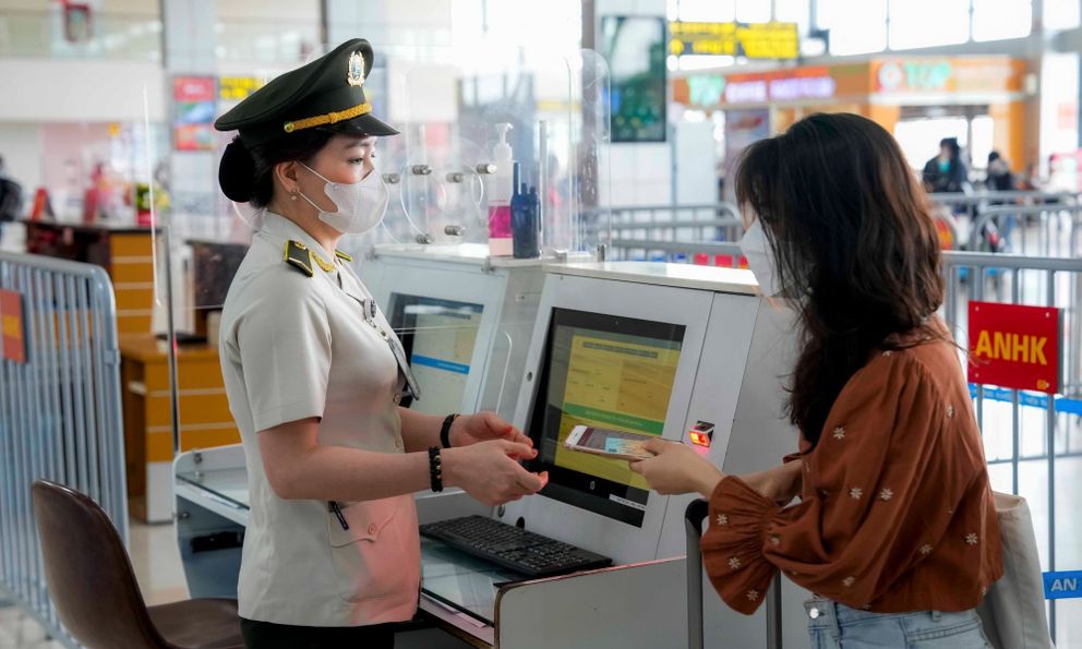 Người phụ nữ mắc kẹt 3 ngày tại sân bay Nội Bài được công an hỗ trợ sau cuộc gọi cầu cứu