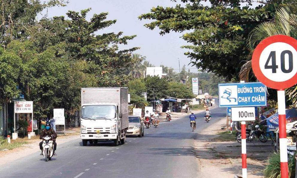 Phát hiện 7 nhẫn vàng 24K và cọc tiền 38 triệu đồng nằm chơ vơ trên đường QL53
