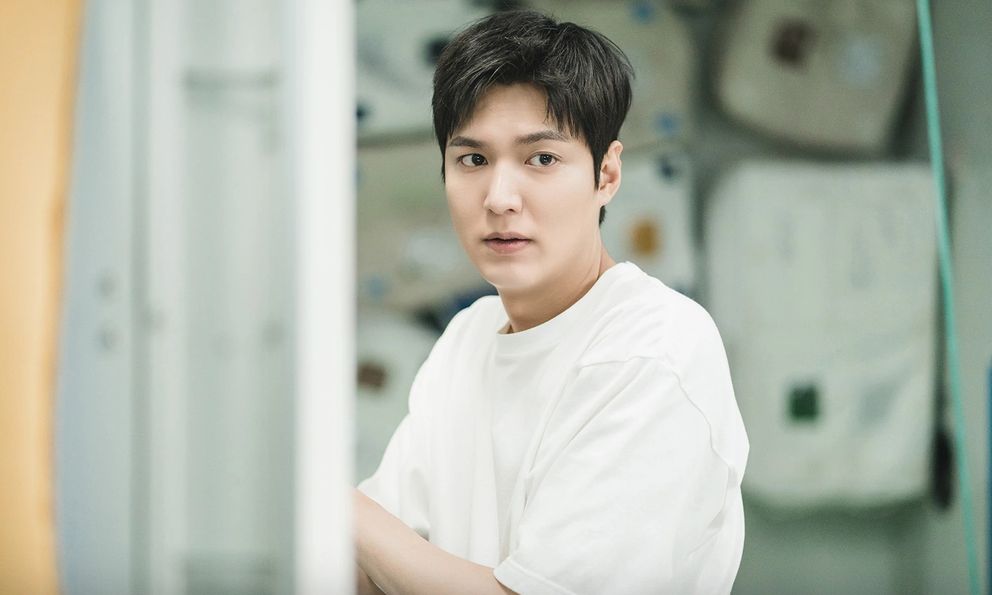 Lời thoại trong phim mới của Lee Min Ho bị chỉ trích