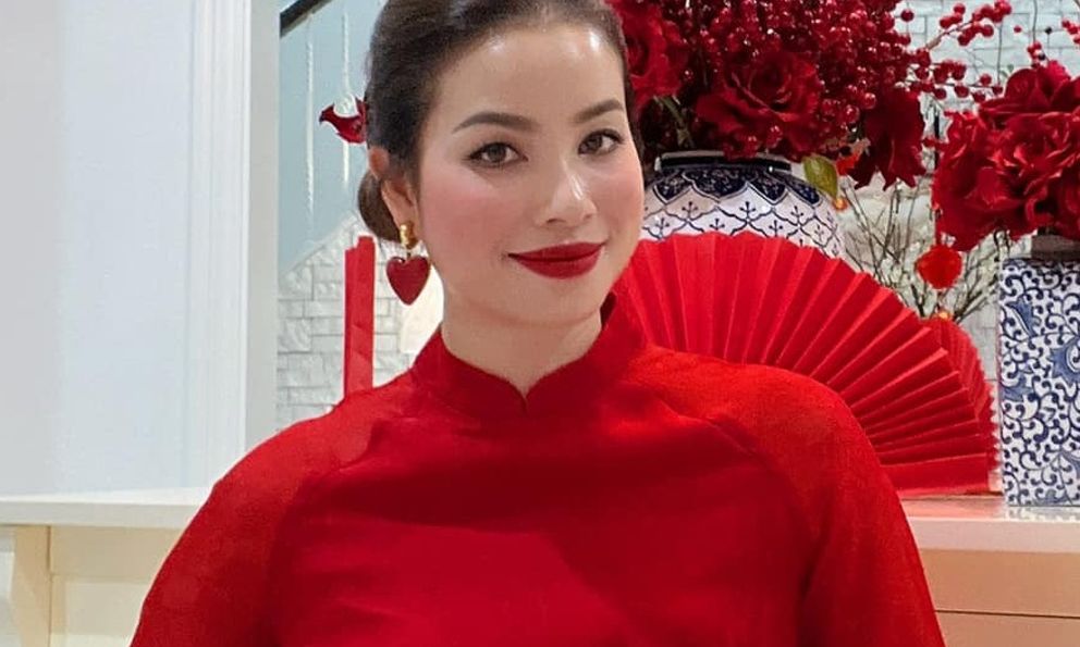 Động thái gây chú ý của Phạm Hương giữa lúc liên tục bị soi 