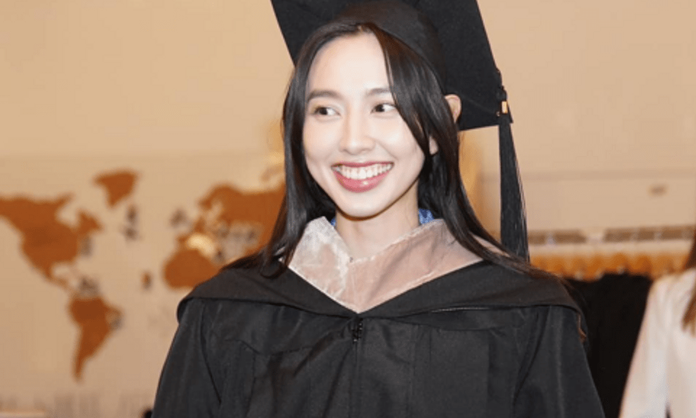 Hoa hậu Thuỳ Tiên tiếp tục vướng ồn ào về tấm bằng thạc sĩ