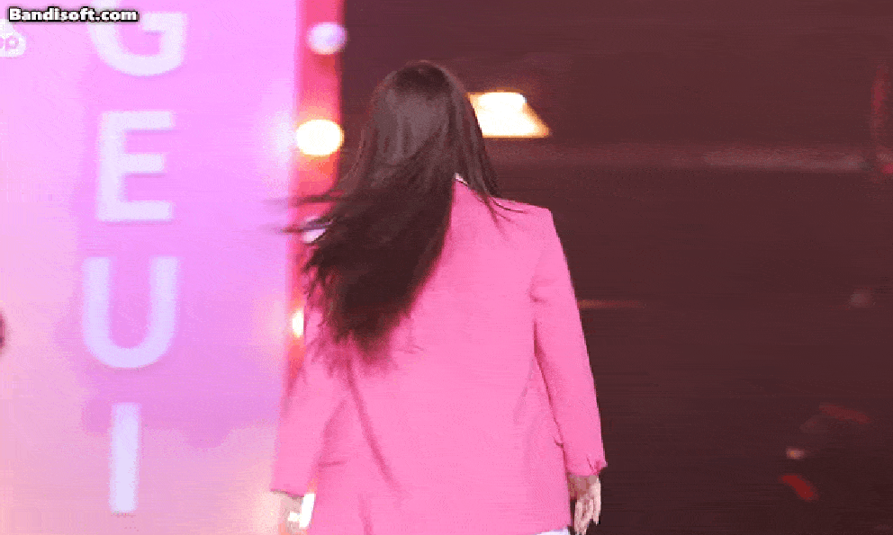 Nữ thần ngôn tình đẹp tới mức 