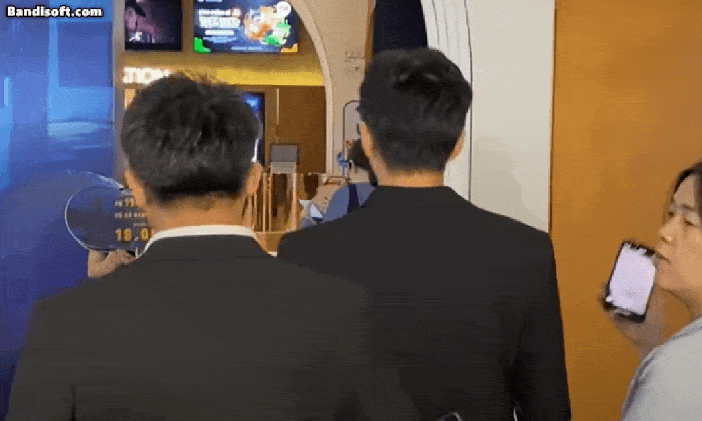 Nhan sắc gây sốc của mỹ nam hack tuổi đỉnh nhất Vbiz, U40 mà như mới đôi mươi