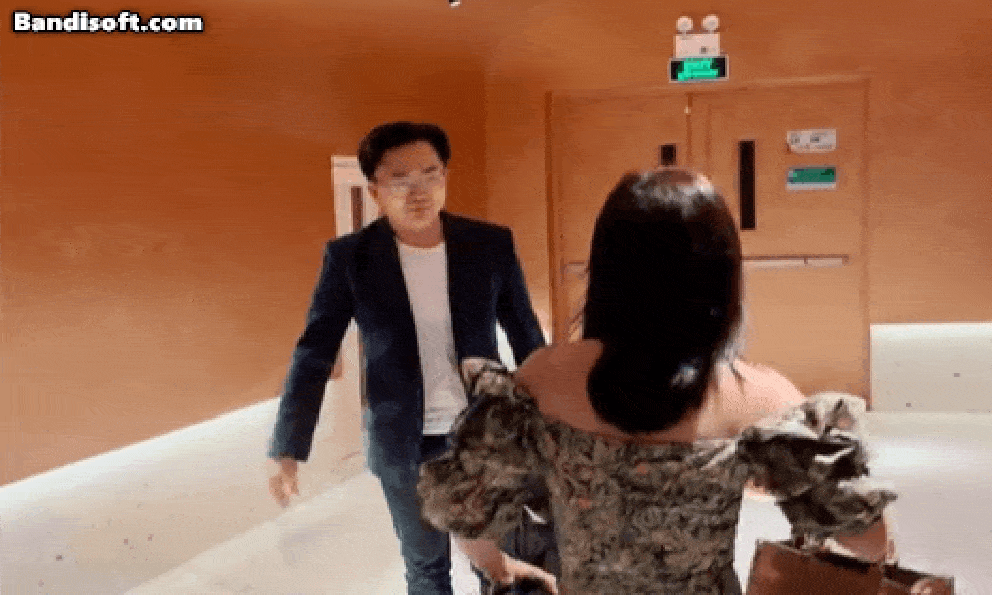 Sao nữ Vbiz sợ hãi tới độ khóc nức nở vì được khen đẹp, nghe lý do ai cũng đồng tình không thể cãi nổi