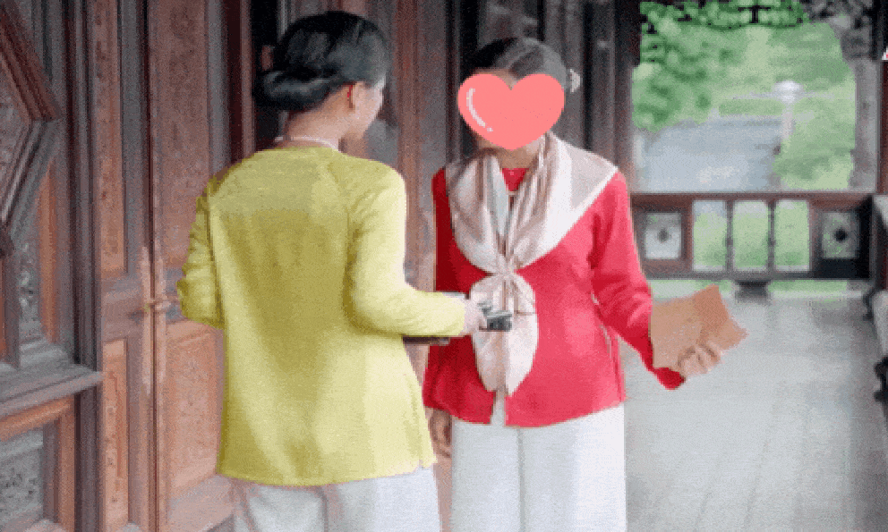 Tiểu thư khuê các đẹp nhất Việt Nam hiện tại: Nhan sắc kiêu kỳ trời sinh để đóng cổ trang