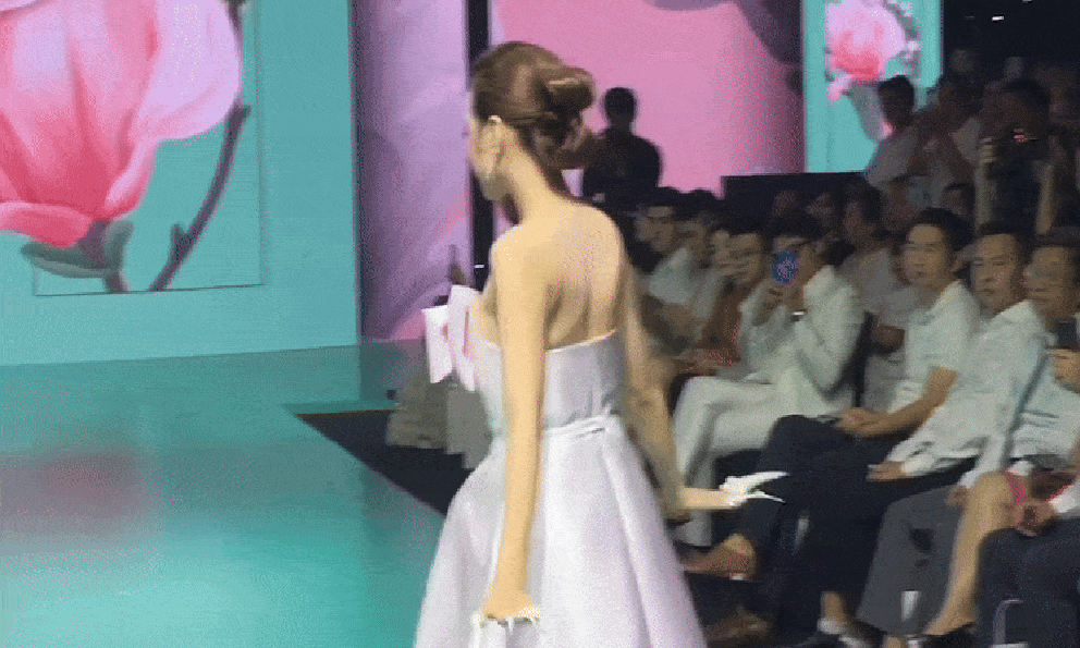 Showbiz Việt mấy ai khổ như mỹ nhân này: Ngày nào cũng dậy từ 3h sáng, bị chồng mắng đến phát khóc