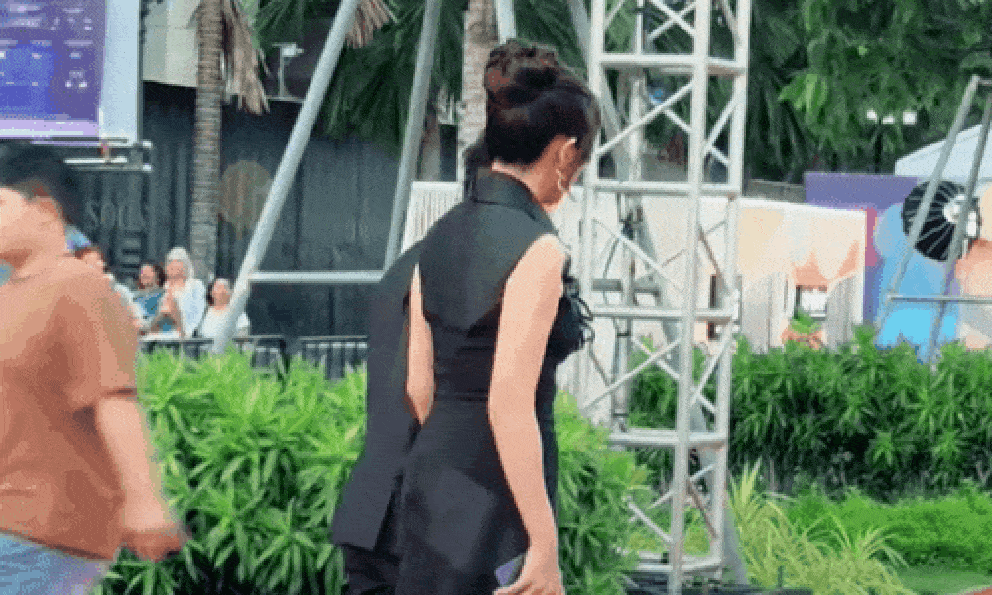 Mỹ nhân Việt sở hữu biệt thự 40 tỷ, làm chủ 4 công ty, xuất hiện vài giây ở Lật Mặt 8 vẫn bùng nổ visual