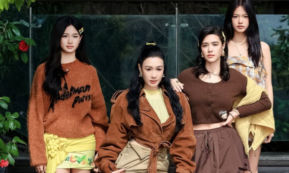 Mỹ nhân gốc Việt đẹp nhất châu Á khoe 3 con gái cực phẩm, “thắng đời 1000 - 0” là đây!