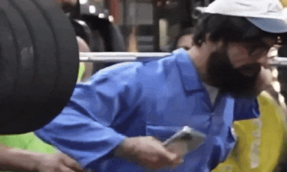 Nhân viên lau dọn khỏe nhất hành tinh và câu chuyện thật đằng sau những video hàng chục triệu lượt xem