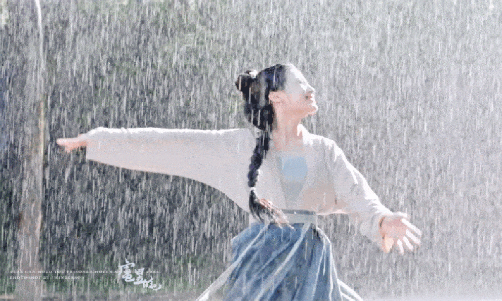 Xuất hiện nữ chính xấu nhất màn ảnh, chỉ nhìn tấm lưng cũng thấy hoang mang tột độ