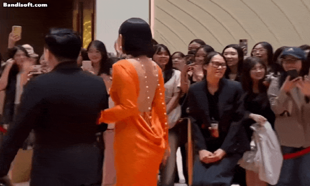 Kiều nữ Vbiz 35 tuổi viết di chúc, 39 tuổi giải nghệ, xinh tới độ đi thắp nhang cúng tổ cũng thành ngôi sao 