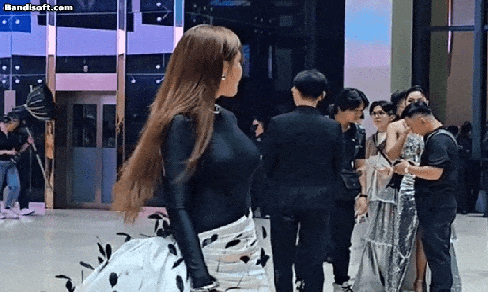 Mỹ nhân Việt đắt show nhất 2025: Nhan sắc lên hương dữ dội không hot mới lạ