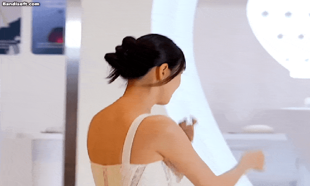 Showbiz kiếm đâu ra người thứ 2 dao kéo đỉnh cỡ này, visual hoàn mỹ đến từng lỗ chân lông 