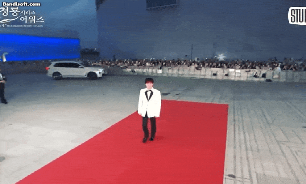 Mỹ nam hot nhất thảm đỏ Rồng Xanh 2025: Lên đồ như chú rể đi hỏi vợ, đẹp trai vô địch ngắm mấy cũng không đủ