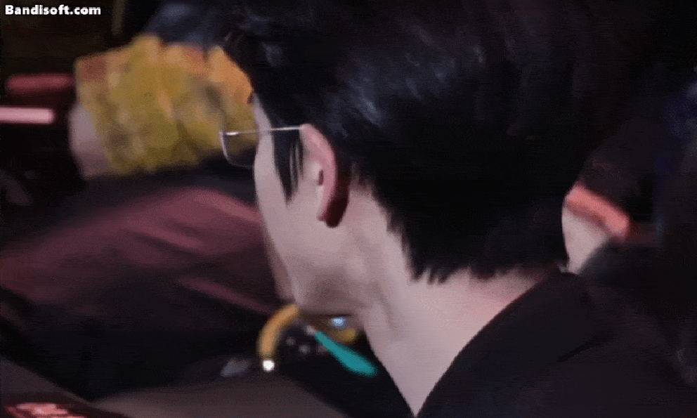 Khổ thân mỹ nam trắng đẹp quá cũng là cái tội: Bị body shaming đã đành, còn mang tiếng sống lỗi với bạn diễn