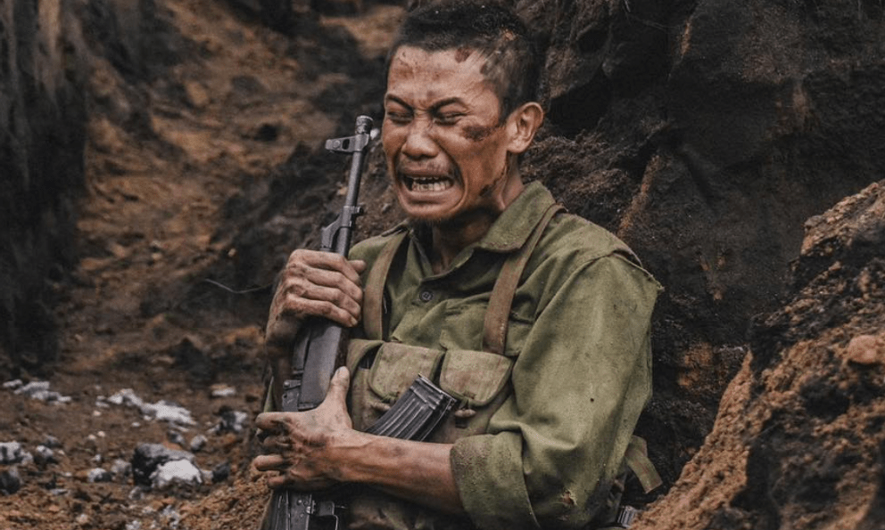 Chi tiết đắt giá nhất Mưa Đỏ: Tờ tiền của anh Tạ trước khi hy sinh khiến khán giả vỡ òa