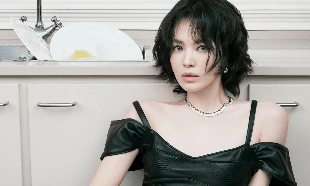 Song Hye Kyo lần đầu công khai gọi bạn diễn là người yêu