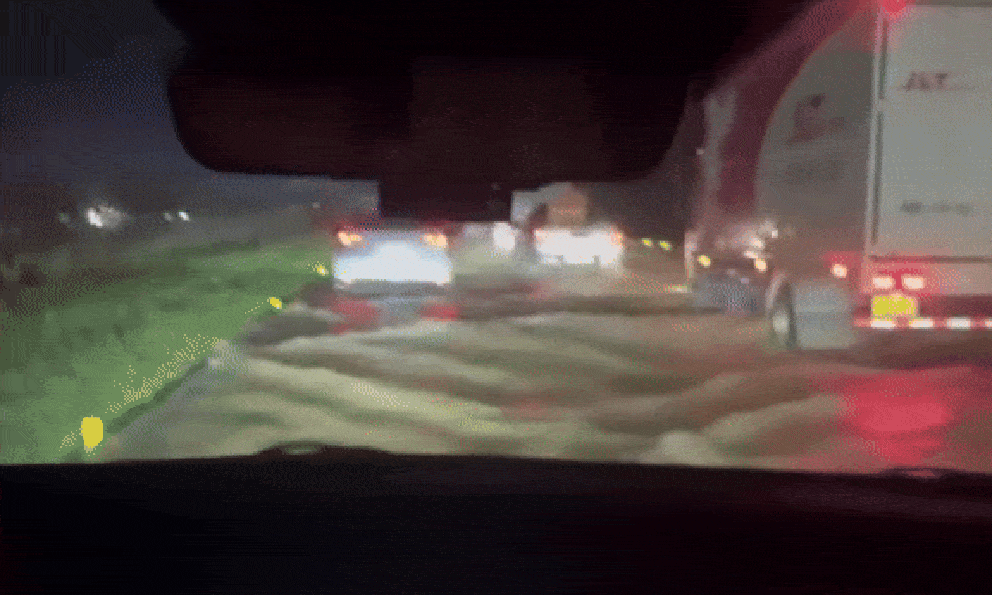 Lũ tràn lên ngập cao tốc Hà Nội - Thái Nguyên; Hà Nội thông báo khẩn cấp di dời dân trong đêm