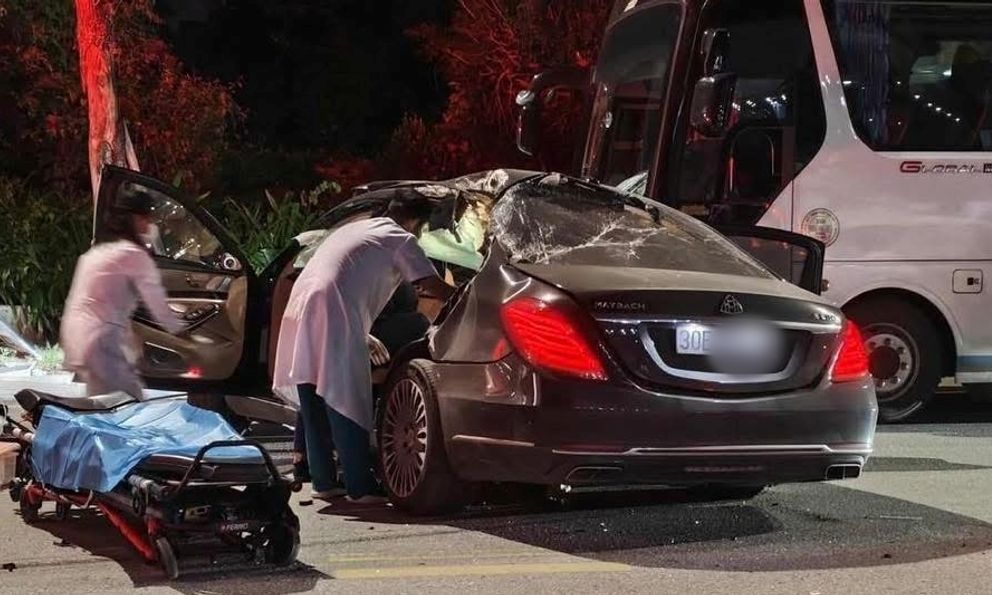 Tai nạn ở Quảng Ninh: Siêu xe Maybach biến dạng