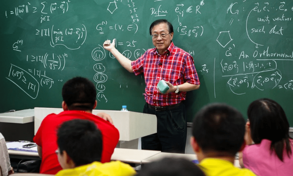 26 tuổi lấy bằng tiến sĩ Harvard, 36 tuổi trở thành giáo sư Stanford, nhà khoa học lỗi lạc quyết bỏ quốc tịch Mỹ, về nước cống hiến: Chủ tịch nước cũng phải viết thư khen ngợi