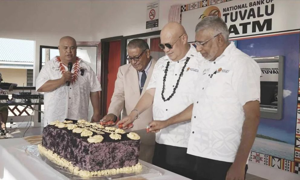 Quốc đảo hẹp nhất thế giới ăn mừng vì có máy ATM đầu tiên, thủ tướng ca ngợi đây là ‘cột mốc quan trọng’ với đất nước